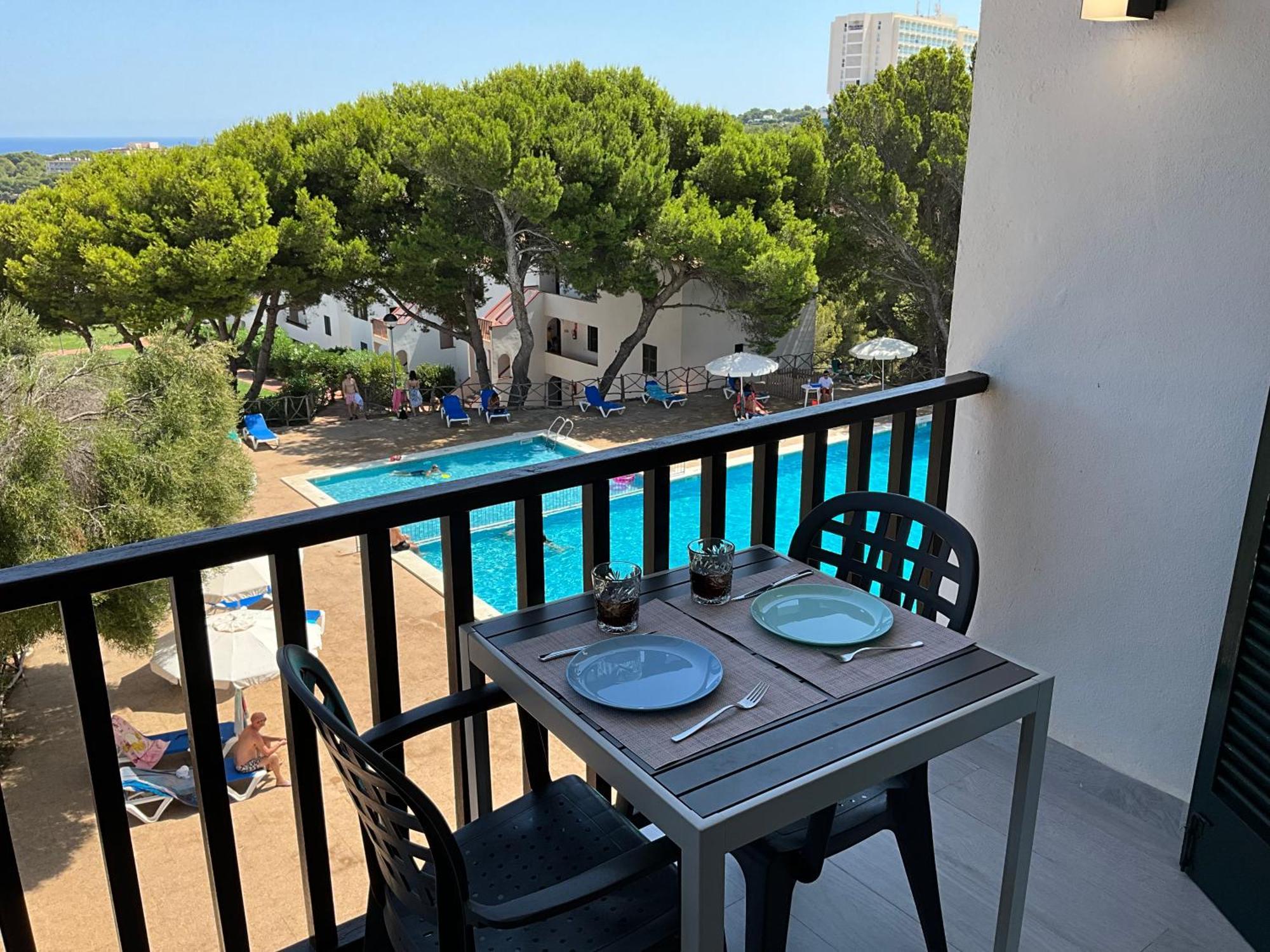 Vistas Al Mar Y La Piscina Apartment Arenal d'en Castell Luaran gambar