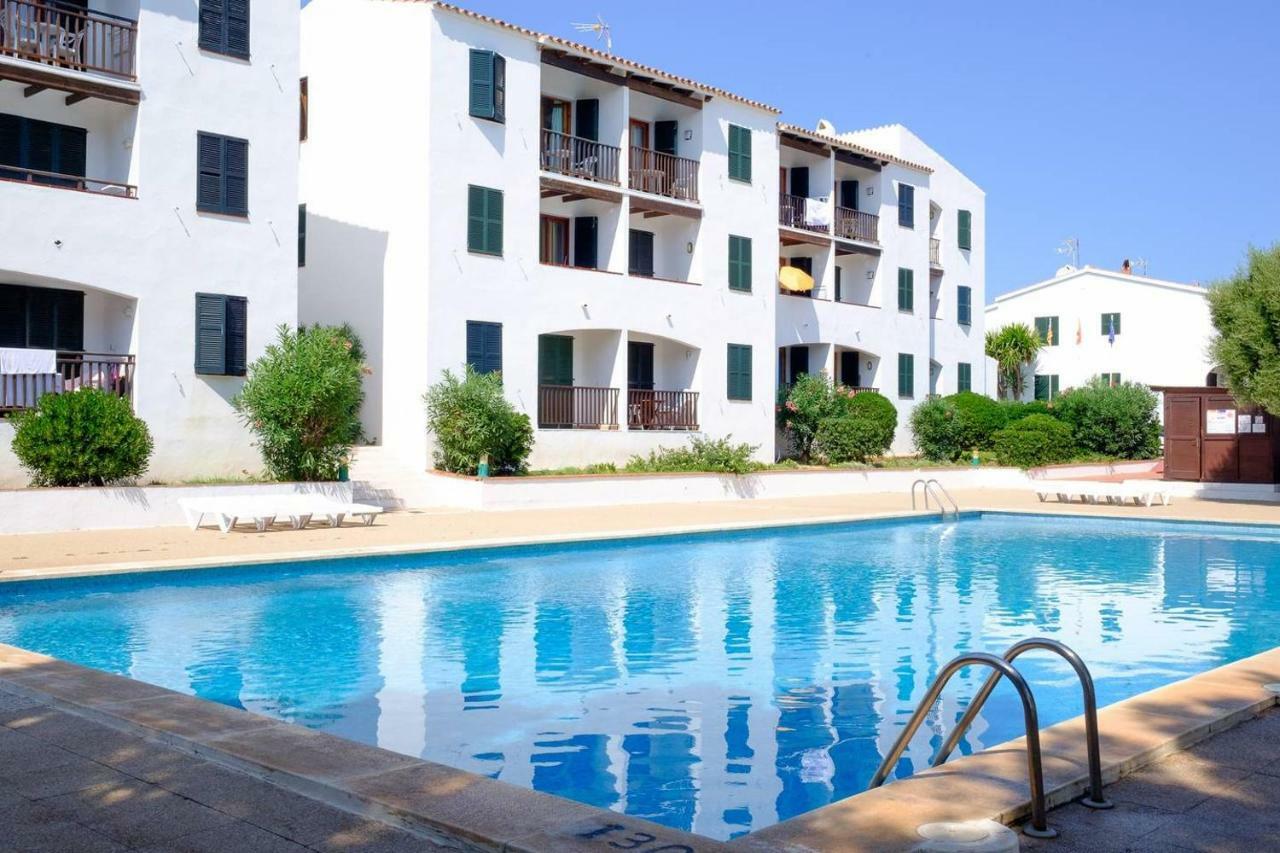 Vistas Al Mar Y La Piscina Apartment Arenal d'en Castell Luaran gambar